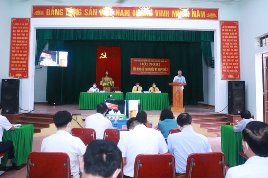 Đại biểu Quốc hội tiếp xúc cử tri theo hình thức trực tiếp và trực tuyến tại Nam Đàn