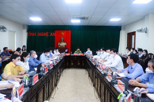 Chủ tịch UBND tỉnh Nghệ An tiếp công dân phiên định kỳ tháng 10