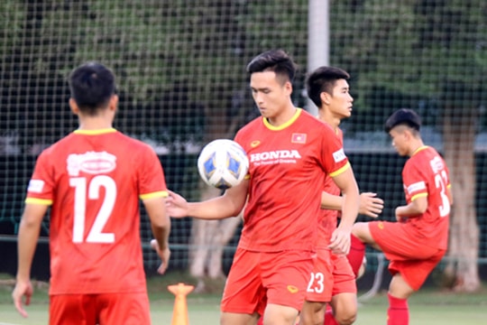 HLV Park sắm vai ‘quan sát viên’ ở U23 Việt Nam; Tiến Linh trên tầm Son Heung Min ở tầm châu Á