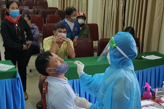 Thanh Chương xét nghiệm cho gần 1.000 người liên quan ca nhiễm cộng đồng