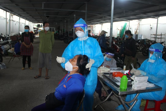 TP Vinh: Lấy mẫu xét nghiệm gần 600 người liên quan chợ Hưng Dũng vì có F0 mua hàng tại chợ
