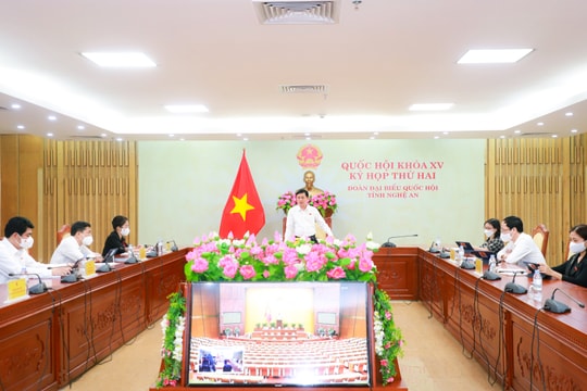 Đoàn đại biểu Quốc hội Nghệ An thảo luận tại tổ về 2 dự án luật 