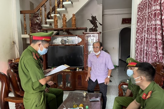 Khởi tố nguyên Giám đốc và Phó Giám đốc công ty lâm nghiệp giao đất rừng trái phép