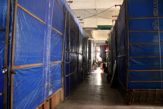 Vì sao nhiều tiểu thương TP Vinh vẫn đóng cửa hàng dù chợ đã hoạt động trở lại?