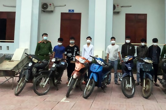 Bắt nhóm tuổi teen chuyên trộm cắp xe máy
