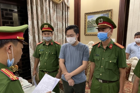 Nạn nhân người Nghệ An cùng hàng trăm bị hại tố cáo Tập đoàn bất động sản Khải Tín