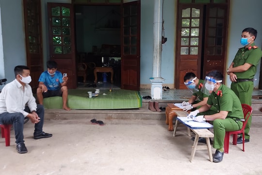 Đang cách ly tại nhà vẫn rủ bạn đến uống rượu, cả 2 bị phạt 15 triệu