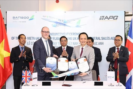 Thủ tướng Phạm Minh Chính chứng kiến lễ ký kết, trao 26 thỏa thuận hợp tác