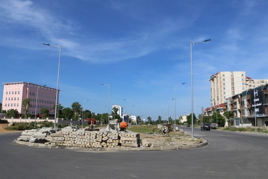 Sẽ siết chặt nghề môi giới đất đai bằng chính sách thuế?