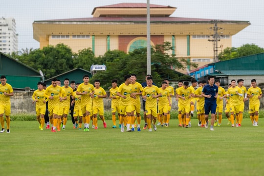 SLNA tích cực đàm phán chiêu mộ cầu thủ cho mùa giải mới