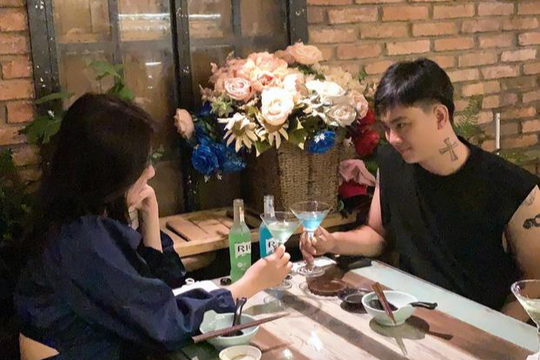 Cô gái mà Hoài Lâm vừa công khai trạng thái kết hôn là ai? 