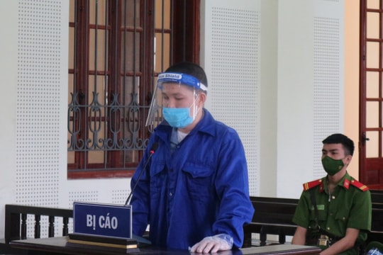 Con nghiện lâu năm giấu ma túy vào 'chỗ hiểm'