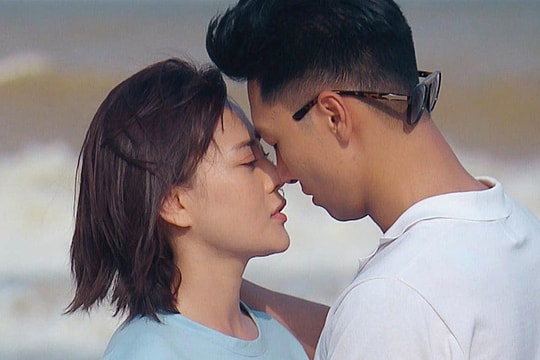 Phương Oanh nói gì về bạn diễn ở 'Quỳnh Búp bê', 'Hương vị tình thân'?