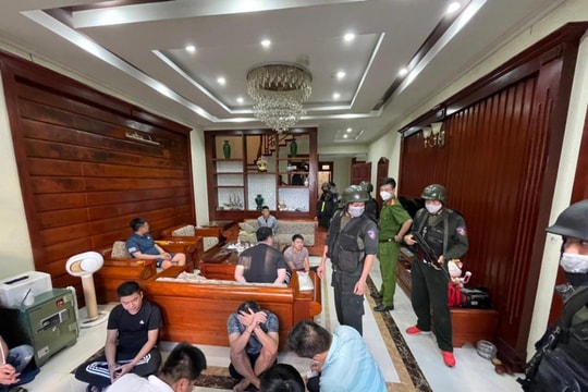 Triệt phá đường dây đánh bạc gần 14.000 tỷ đồng, thu 2 xe Mercedes Maybach