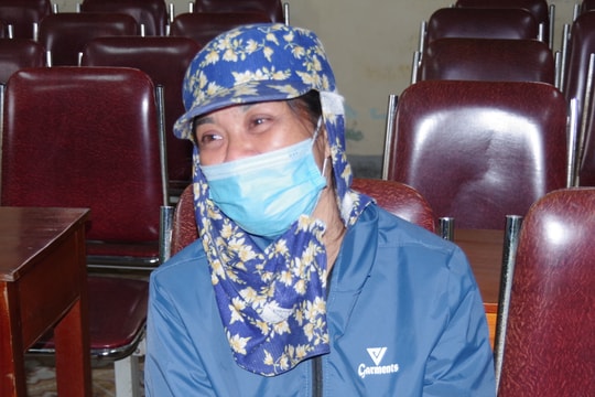 Một phụ nữ bị bắt quả tang vận chuyển thuốc nổ trái phép trong đêm