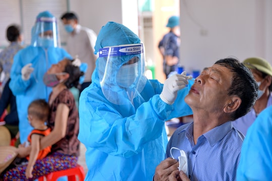 Sáng 10/11, Nghệ An ghi nhận 16 ca nhiễm Covid-19 mới, trong đó có 1 ca cộng đồng ở TP Vinh