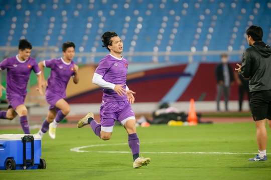 Thầy Park gặp riêng Công Phượng trước trận quyết đấu Nhật Bản