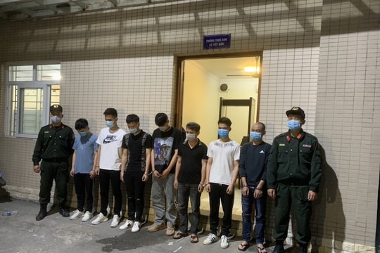 Tụ tập bay lắc trong quán karaoke ven đô