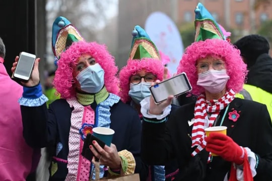 Nguyên nhân khiến châu Âu rơi vào khủng hoảng COVID-19 lần nữa