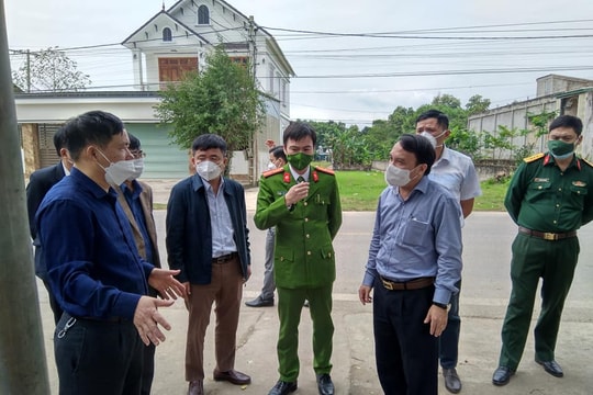 Tròn 1 tháng 'mở cửa', Nghệ An phát hiện hơn 1.200 người mắc Covid-19