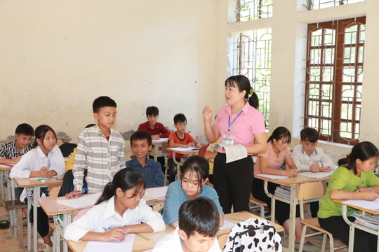 Cô giáo vùng cao tận tụy tâm huyết với nghề
