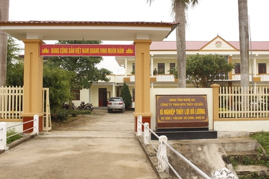 Giám đốc và kế toán Xí nghiệp Thủy lợi Đô Lương bị khởi tố, bắt tạm giam