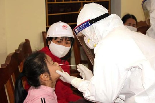 Bộ Y tế ra Hướng dẫn điều trị Covid-19 đối với trẻ em