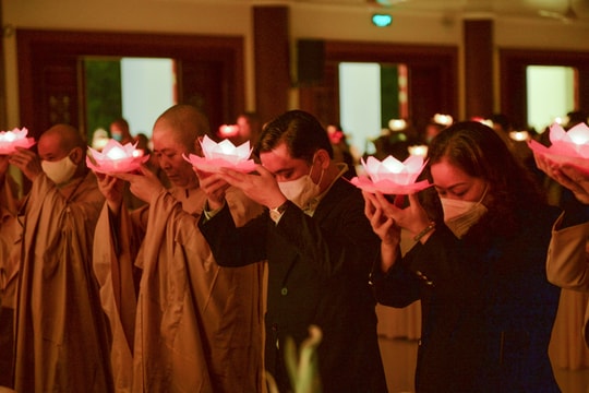 Nghệ An tưởng niệm đồng bào tử vong, cán bộ, chiến sỹ hy sinh trong đại dịch Covid-19