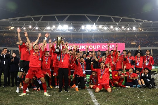 Đội tuyển Việt Nam hội quân trở lại, sẵn sàng bảo vệ ngôi vô địch AFF Cup