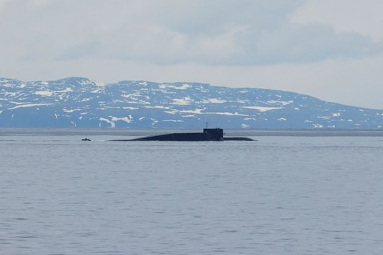 Tàu ngầm hạt nhân Nga phóng ngư lôi ở biển Barents