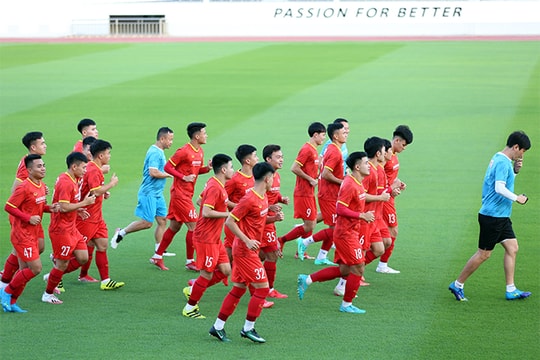 Xác định được đối thủ tại VCK Asian Cup 2023 vào tháng 2; Man United ra thông báo chia tay Solskjaer