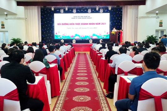 233 học viên tham gia lớp bồi dưỡng kiến thức doanh nghiệp thích ứng với dịch Covid-19