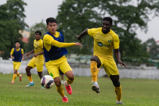 HLV Ngô Quang Trường chốt danh sách 26 cầu thủ tham dự Vòng loại U21 Quốc gia