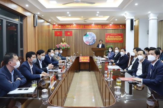 Khai giảng lớp Bồi dưỡng, cập nhật kiến thức mới cho cán bộ thuộc diện Tỉnh ủy Nghệ An quản lý