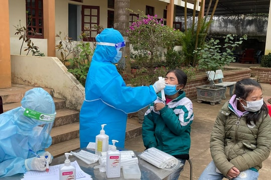 Nghĩa Đàn: Xét nghiệm hơn 500 học sinh, giáo viên liên quan người bán hàng tạp hóa ở cổng trường