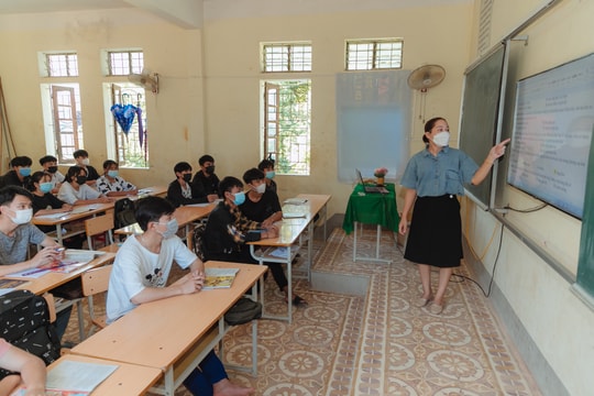 Nghệ An xây dựng Nghị quyết hỗ trợ học phí cho trẻ em và học sinh bị ảnh hưởng dịch Covid-19