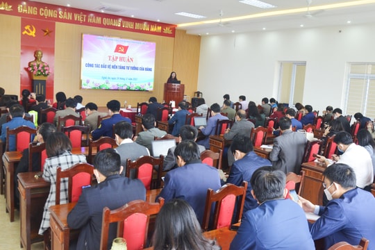 Trang bị kỹ năng bảo vệ nền tảng tư tưởng của Đảng cho cán bộ, đảng viên Khối CCQ tỉnh Nghệ An