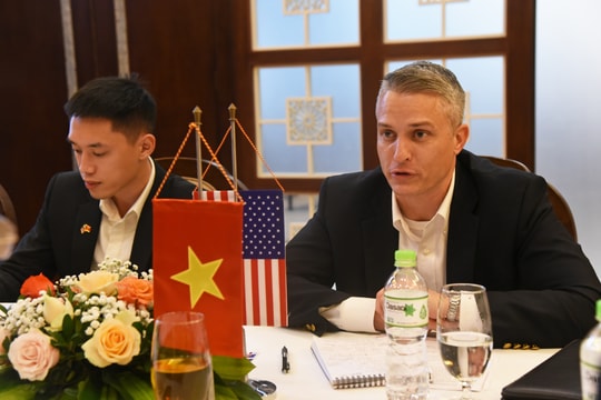 Đoàn công tác Đại sứ quán Hoa Kỳ tìm hiểu tiềm năng thúc đẩy hợp tác với Nghệ An