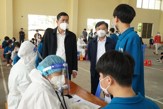 Sở Giáo dục và Đào tạo kiểm tra công tác tiêm vắc-xin cho học sinh