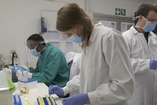 Siêu biến thể Omicron: Phép thử cho nỗ lực chống đại dịch Covid-19 của thế giới