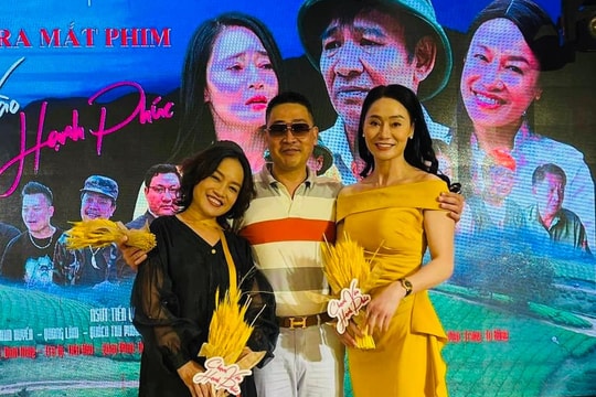 'Bà Bích' Tú Oanh: 'Bây giờ ra đường, tôi vẫn bị người ta lườm nguýt'