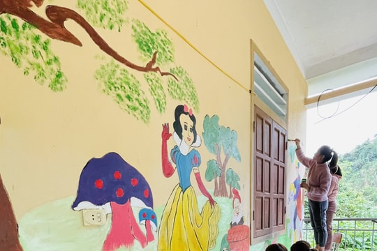 Những bức vẽ tuyệt đẹp của các giáo viên vùng sâu huyện Tương Dương