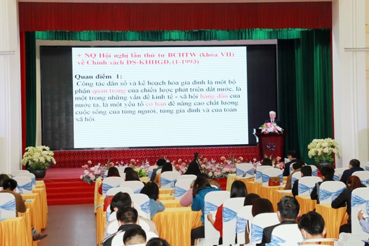 Tập huấn công tác dân số và phát triển cho hơn 300 cán bộ, viên chức dân số