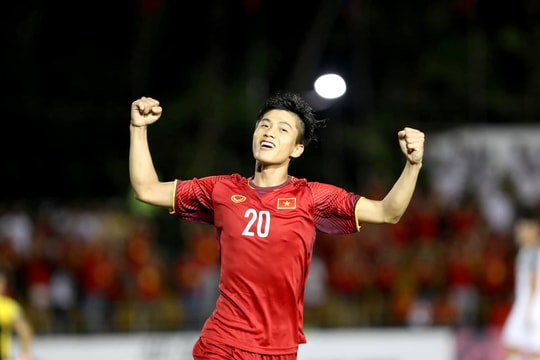 Việt Nam-Lào: Cơ hội để Văn Đức thể hiện mình