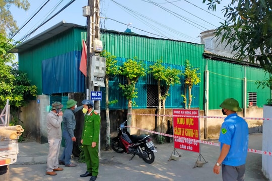 TP.Vinh: Phong tỏa 13 hộ dân, 18 phòng trọ liên quan đến các ca nhiễm Covid - 19 mới