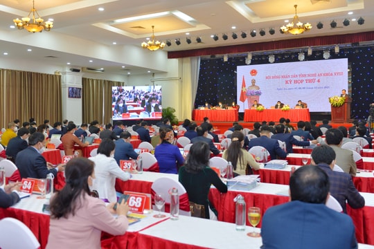 Kỳ họp thứ 4, HĐND tỉnh Nghệ An khóa XVIII tiến hành phiên chất vấn đối với 2 giám đốc sở