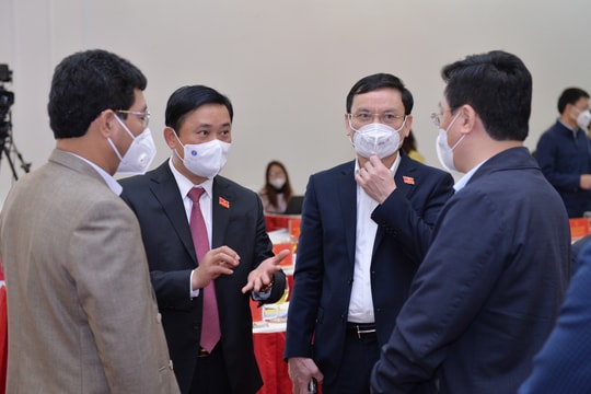 Chất vấn, trả lời chất vấn đúng trọng tâm, thẳng thắn, trách nhiệm