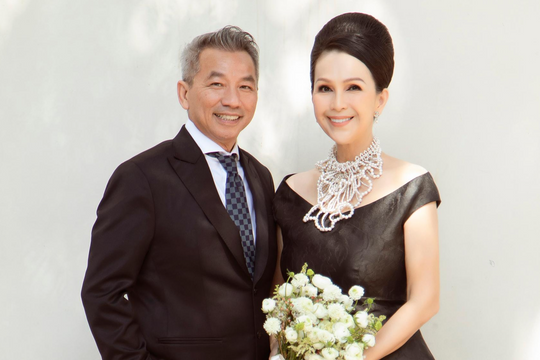 'Nữ hoàng ảnh lịch' Diễm My tiết lộ hôn nhân 27 năm với chồng doanh nhân