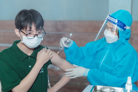 Dấu hiệu nào phải cho trẻ nhập viện sau tiêm vắc-xin phòng Covid-19?