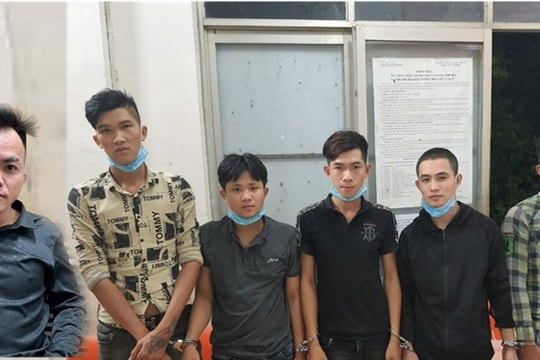 Nhóm công nhân gọi 20 'anh em xã hội' chém người trọng thương